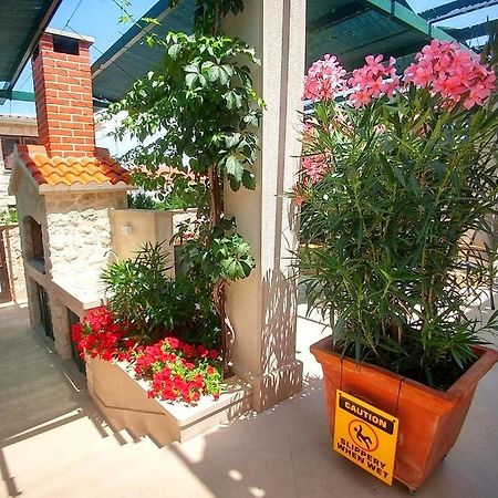 פובליה Apartments Gracija מראה חיצוני תמונה